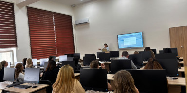 BDU-da “Rəqəmsal bacarıqlar və rəqəmsal iş mədəniyyəti” mövzusunda təlim keçirilib
