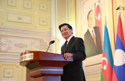 Laos Prezidenti BDU-nun tələbələri ilə görüşüb