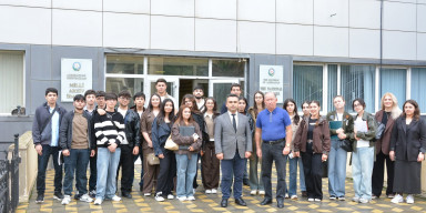 TƏLƏBƏLƏRIMİZ DÖVLƏT ARXİVİNDƏ