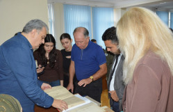 TƏLƏBƏLƏRIMİZ DÖVLƏT ARXİVİNDƏ