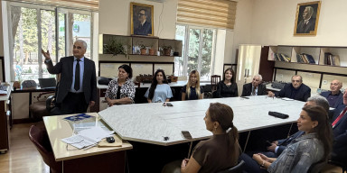 Elmi seminarda müasir smart texnologiyaları və onların tətbiq sahələri
