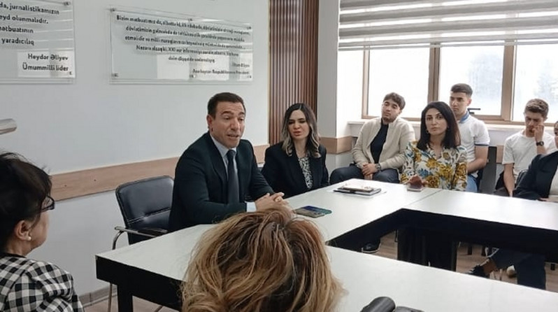 Ümumdünya Layiqli Əmək Gününə həsr olunmuş dəyirmi masa