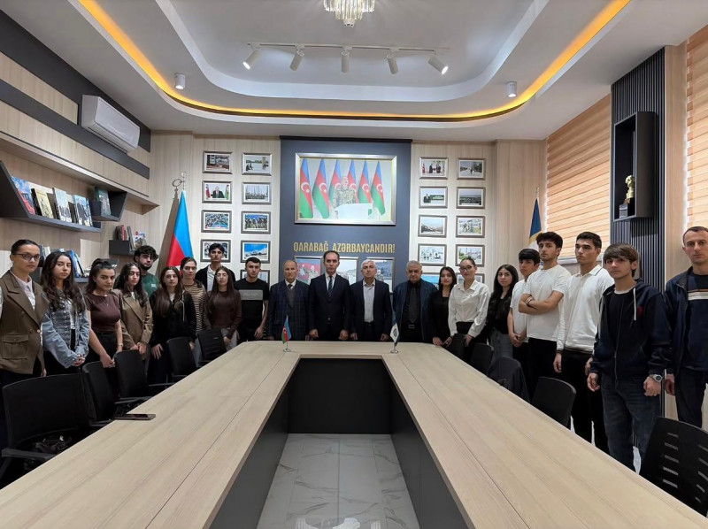 Dövlət Müstəqilliyinin Bərpası Gününə həsr olunmuş “Azadlığın Üçrəngli İmzası” adlı dəyirmi masa keçirilib.