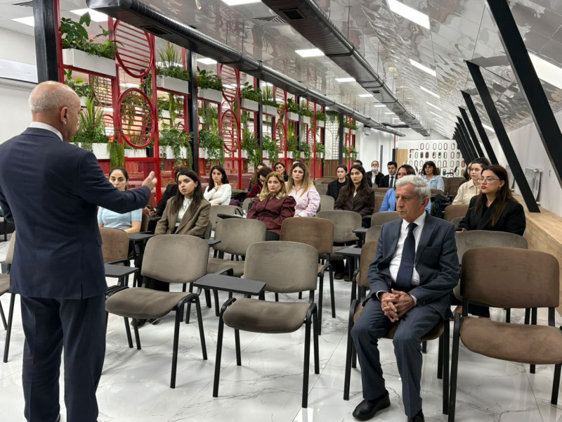 Sosial elmlər və psixologiya fakültəsində doktorantlarla görüş keçirilib