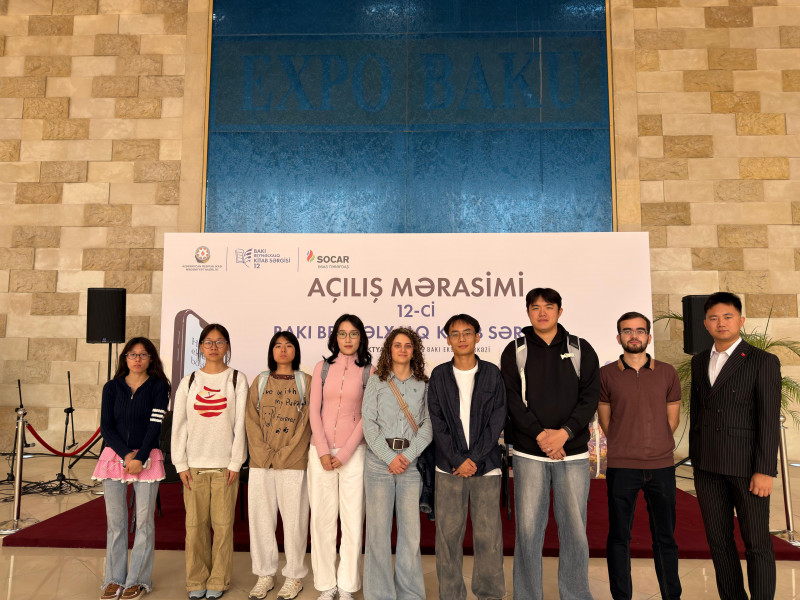 BDU-nun əcnəbi tələbələri XII Bakı Beynəlxalq Kitab Sərgisini ziyarət ediblər
