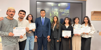 Görkəmli şair "Səməd Vurğunun 120 illiyi"nə həsr olunmuş intellektual yarış keçirilib.
