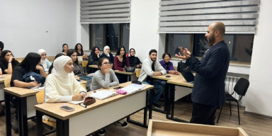 Fakültəmizdə ərəb dilində danışıq klublarının təşkili istiqamətində təlim keçirilib