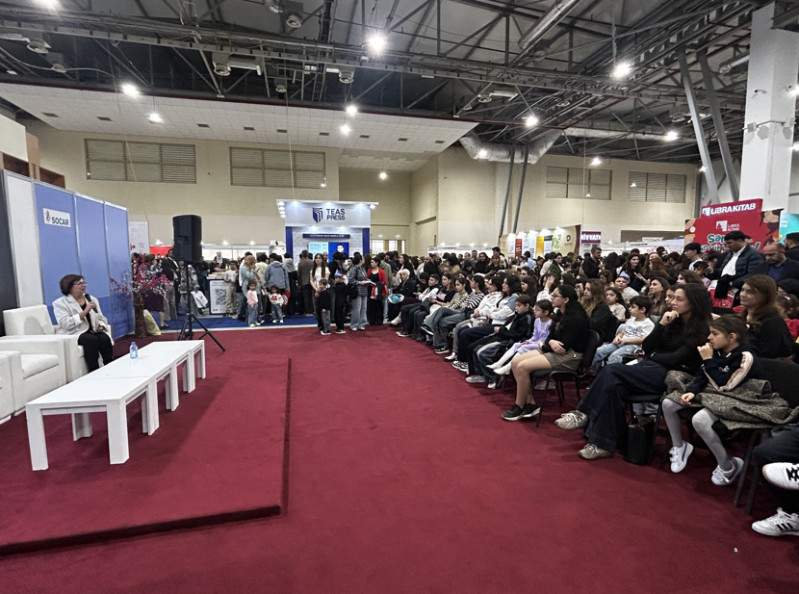 BDU-nun dosenti, XII Bakı Beynəlxalq Kitab Sərgisinin fəxri yazarı Reyhan Şıxlinskayanın oxucuları ilə görüşü