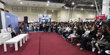 BDU-nun dosenti, XII Bakı Beynəlxalq Kitab Sərgisinin fəxri yazarı Reyhan Şıxlinskayanın oxucuları ilə görüşü