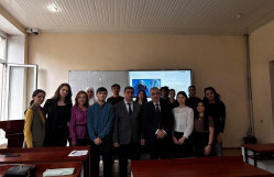 Fizika fakültəsi Tələbə Elmi Cəmiyyətinin elmi seminarı keçirilib