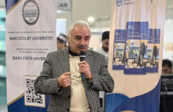XII Bakı Beynəlxalq Kitab Sərgisində BDU-nun “Radio jurnalistikası” dərsliyi  təqdim olunub