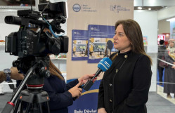 XII Bakı Beynəlxalq Kitab Sərgisində BDU-nun “Radio jurnalistikası” dərsliyi  təqdim olunub