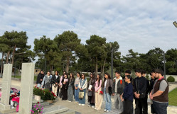 8 Noyabr - Zəfər Gününün 6-cı il dönümü münasibəti ilə Hərbi Memorial Məzarlığa yürüş keçirilib