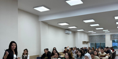 BDU-da elmi tədqiqatın əsaslarına dair seminar keçirilib