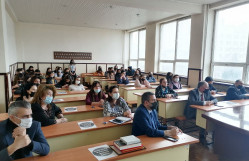 “Fasiləsiz təhsil prosesində kitabxanaların rolu” mövzusunda elmi seminar